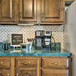 Charming Lewisburg Home With Hot Tub And Games!