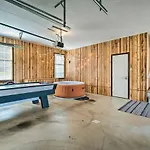 Charming Lewisburg Home With Hot Tub And Games!