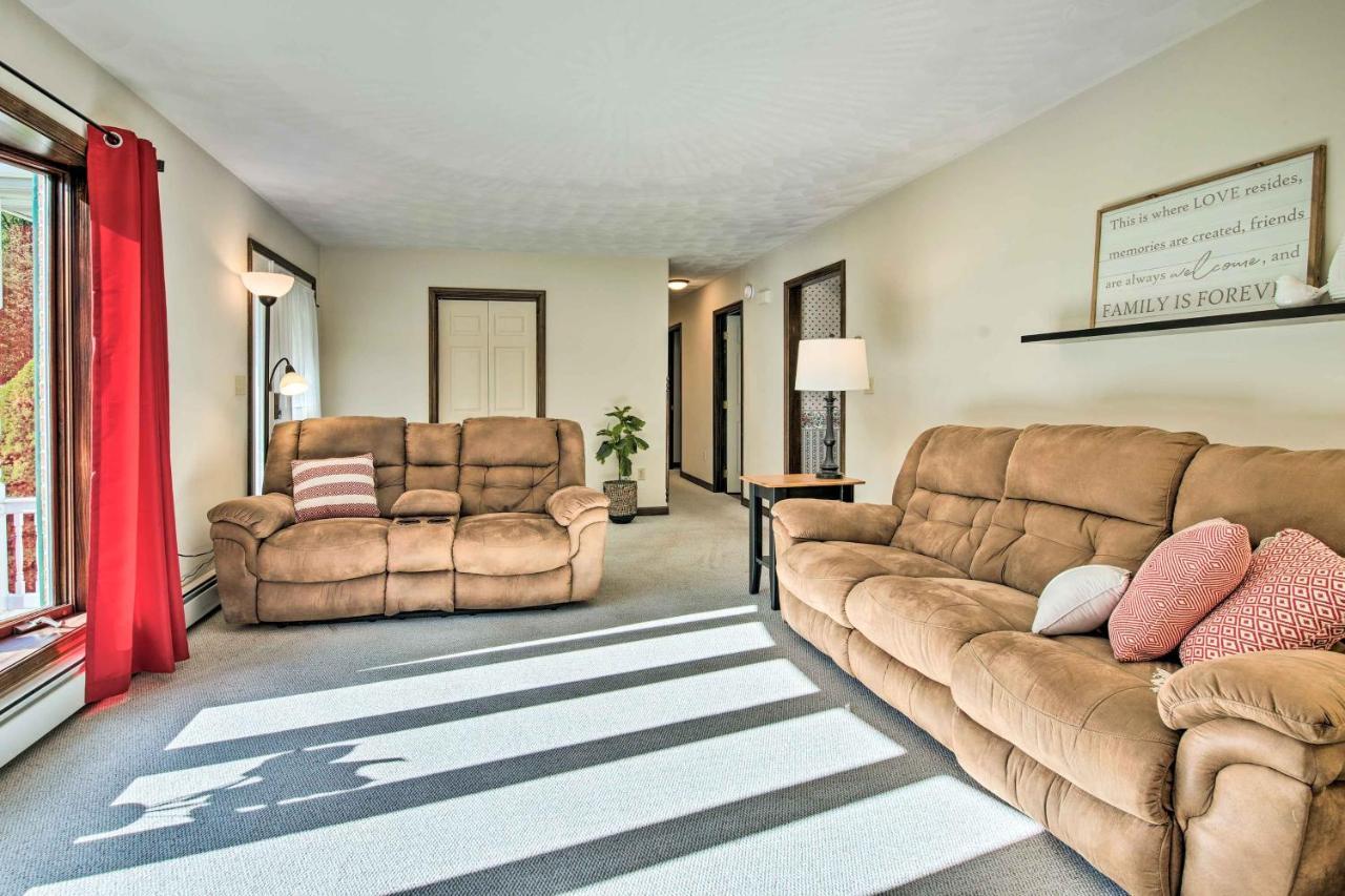 Charming With Hot Tub And Games! Holiday home Lewisburg
