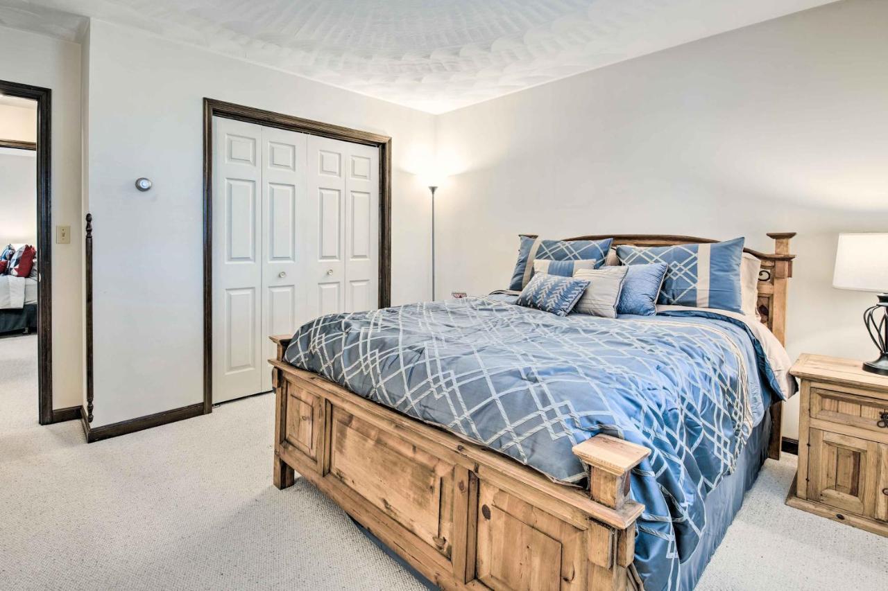 Charming With Hot Tub And Games! Holiday home Lewisburg